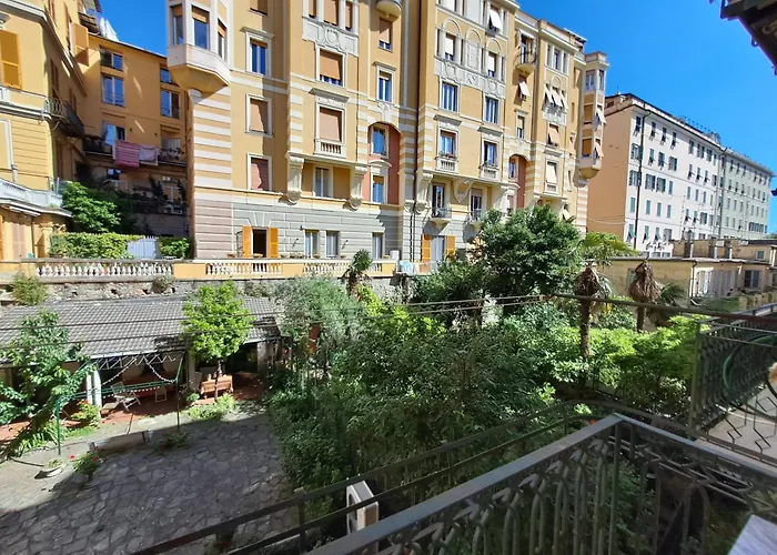 L'alcova B&b, A Due Passi Dal Centro Genova