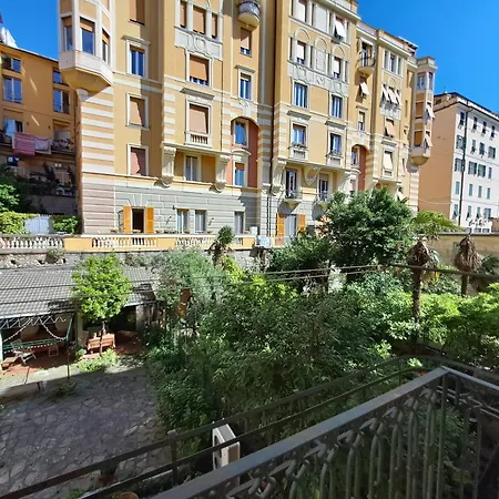L'alcova B&b, A Due Passi Dal Centro Genoa